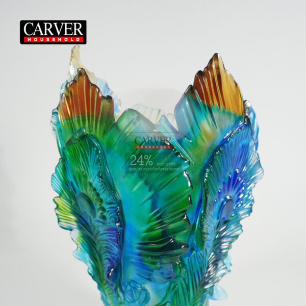 Large peacock flower vase, made of peacock feathers piled up and produced using the lost